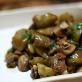 海外で中華！牛肉と茄子とキノコのオイスター炒め